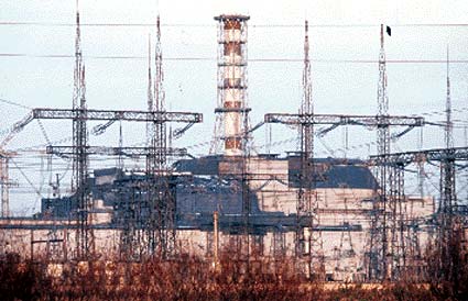 Чернобыльская АЭС и остатки «рыжего леса» - фото.