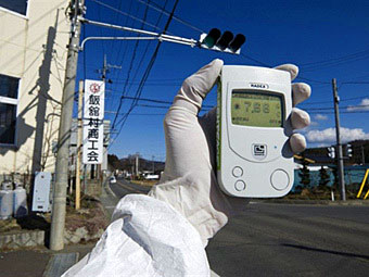 Замер уровня радиации близ АЭС Фукусима