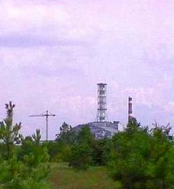 Мощные выбросы радиоактивных элементов из разрушенного 4-го блока АЭС в Чернобыле продолжались 10 дней и содержали большое количество частиц ядерного топлива, радиоактивных аэрозолей и газов.